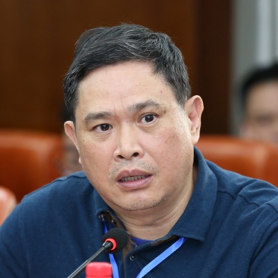 羅豐年-上海和平眼科醫(yī) 院眼表病?？浦魅巍?主任醫(yī)師