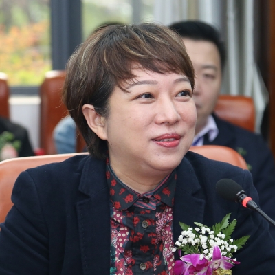 萬靜-武漢大學(xué)中南醫(yī)院心血管內(nèi)科副主任、主任醫(yī)師，博士生導(dǎo)師